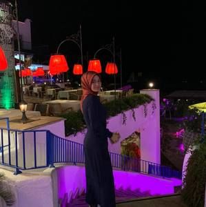 Meet your Posher, Melike